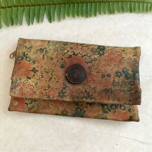 LP Vintage 80s Italian Leather Wallet Rectangular | Tan Cowhide Floral Design